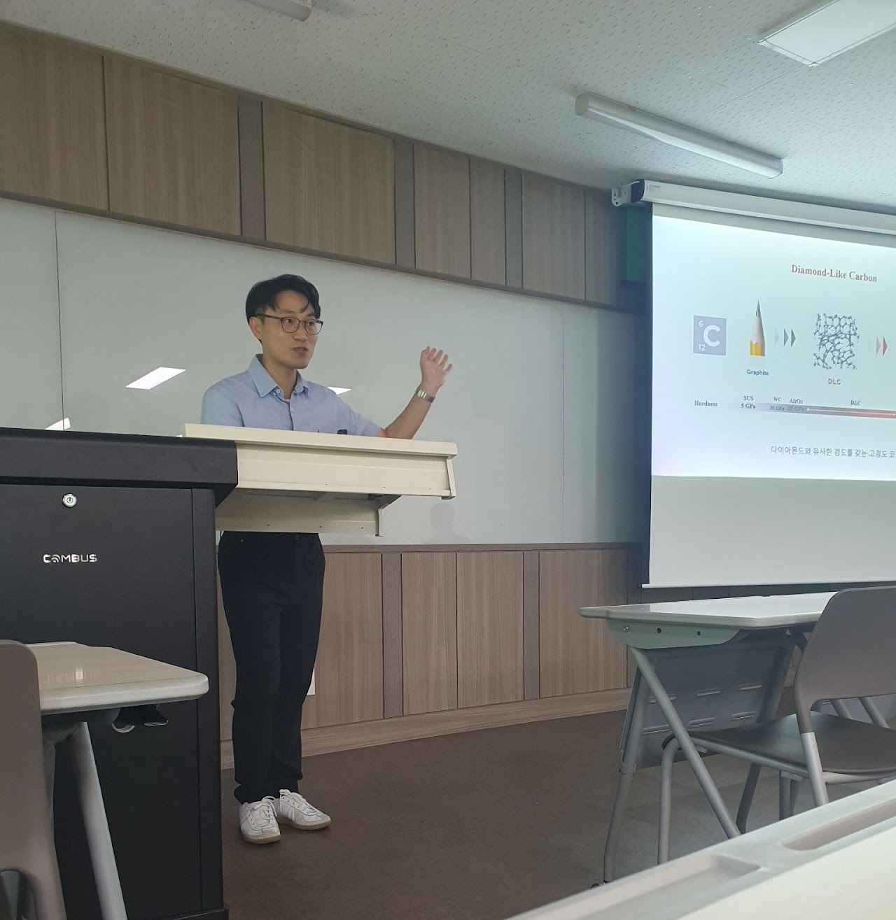 Lab activity photo 04